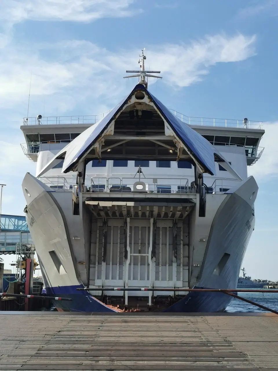 الرحلات البحرية بين إسبانيا والمغرب